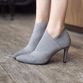 Stiefel mit hohen Absätzen